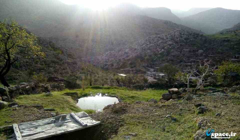 اقامتگاه بوم گردی باباحسین کوهستان روستای لایزنگان داراب استان فارس